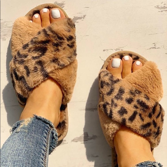 Sandals 🦁 - Picture 2 of 4